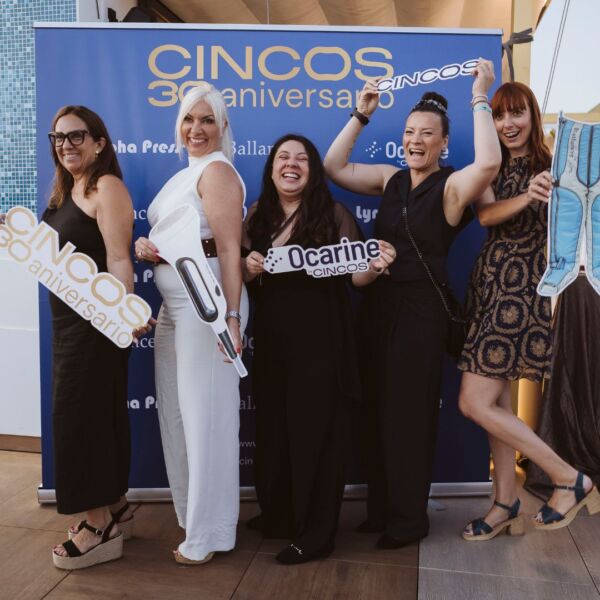 Colaboradoras con Sergio Matas celebración 30 aniversario de CINCOS